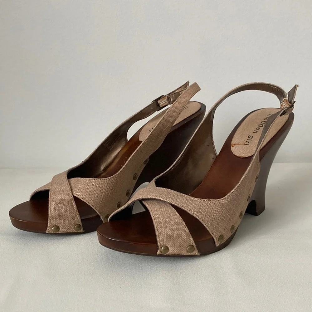 Madden Girl Bennii Sandal in Natural Fabric